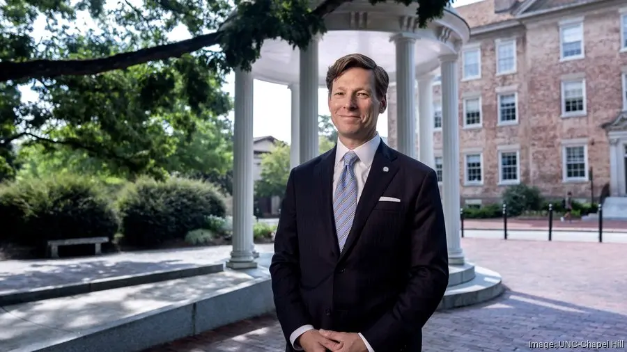 رئیس دانشگاه کارولینای شمالی روی هوش مصنوعی و بلیچک شرط بسته است